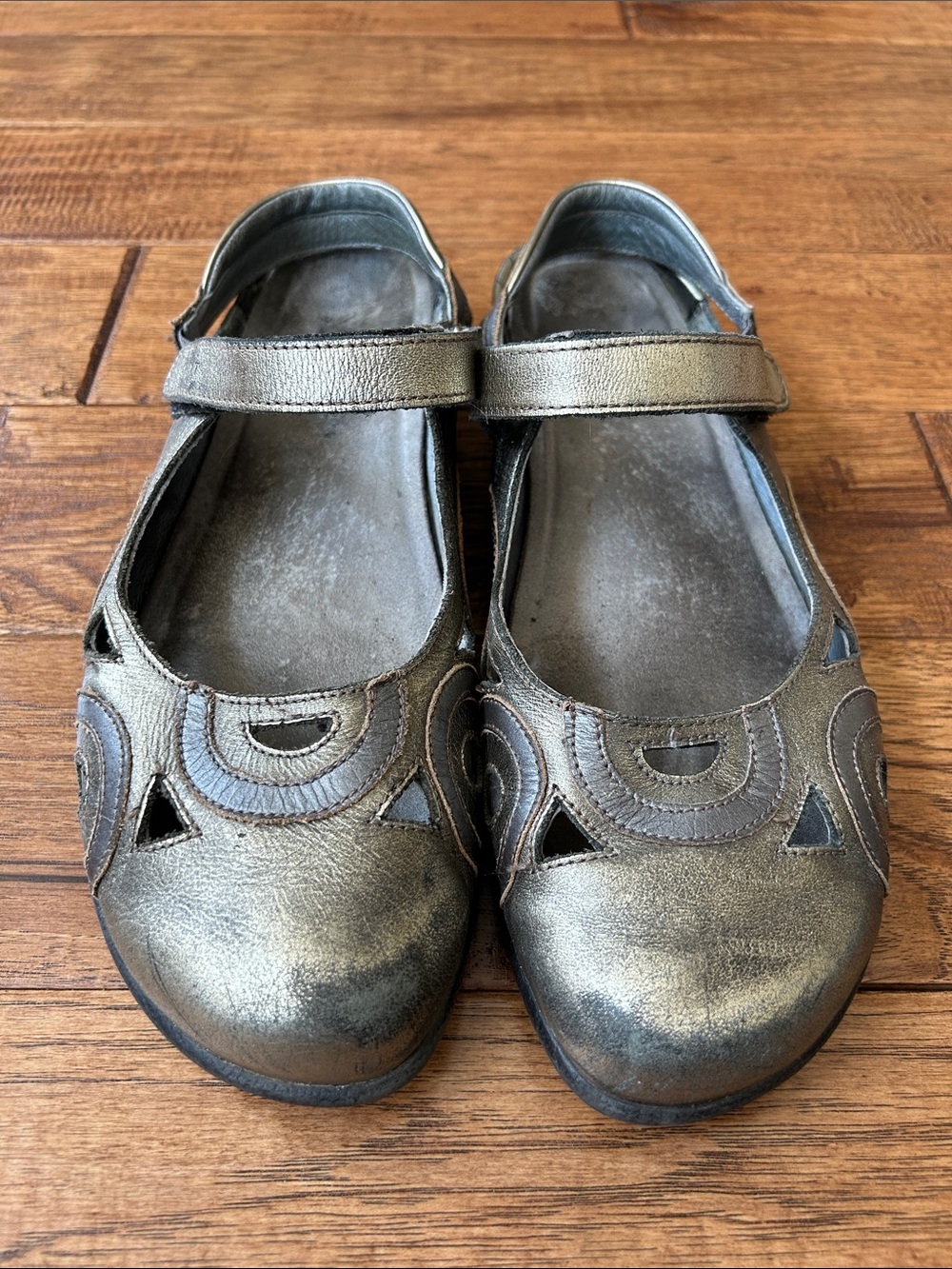 Naot Rongo Slingback Mary Jane Flats Comfort Shoes Metallic Leather Size 42 - Picture 3 of 10